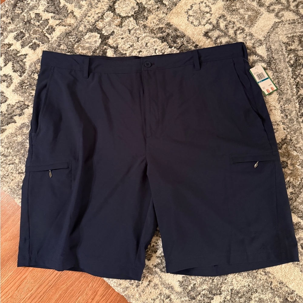 BRAND NEW IZOD GOLF SHORTS 💙